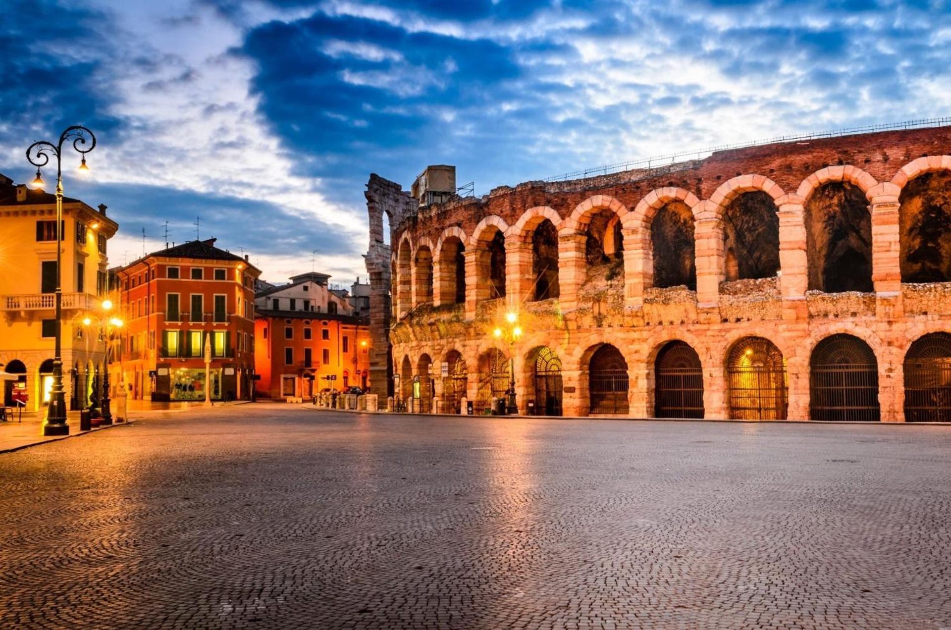 Shiny Rooms Verona, Verona